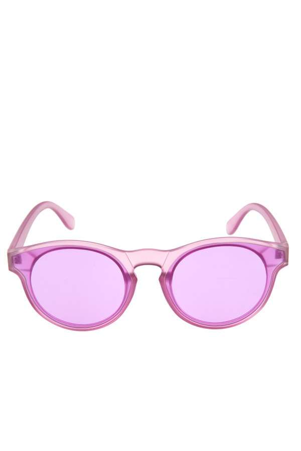 Color framed fashionable sunglasses